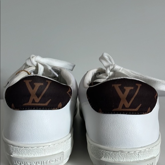 There basically brand new and I own 1000 dollars to my brother - Picture 5 of 9